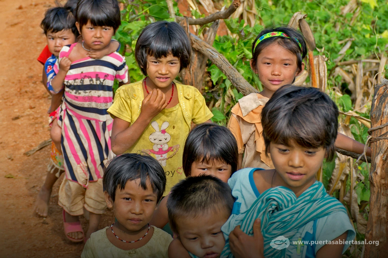 Niños en Myanmar