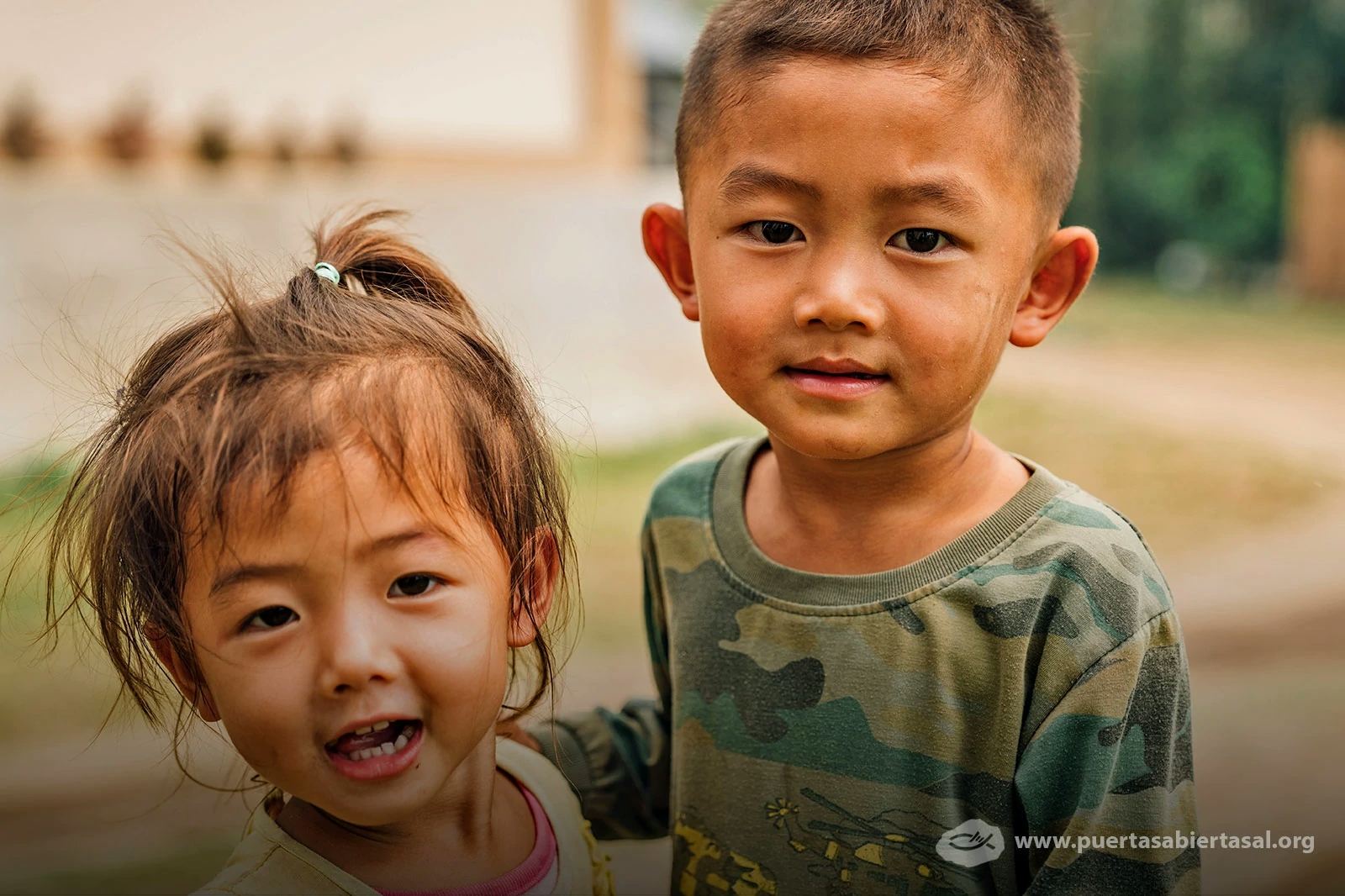 Niños de Laos