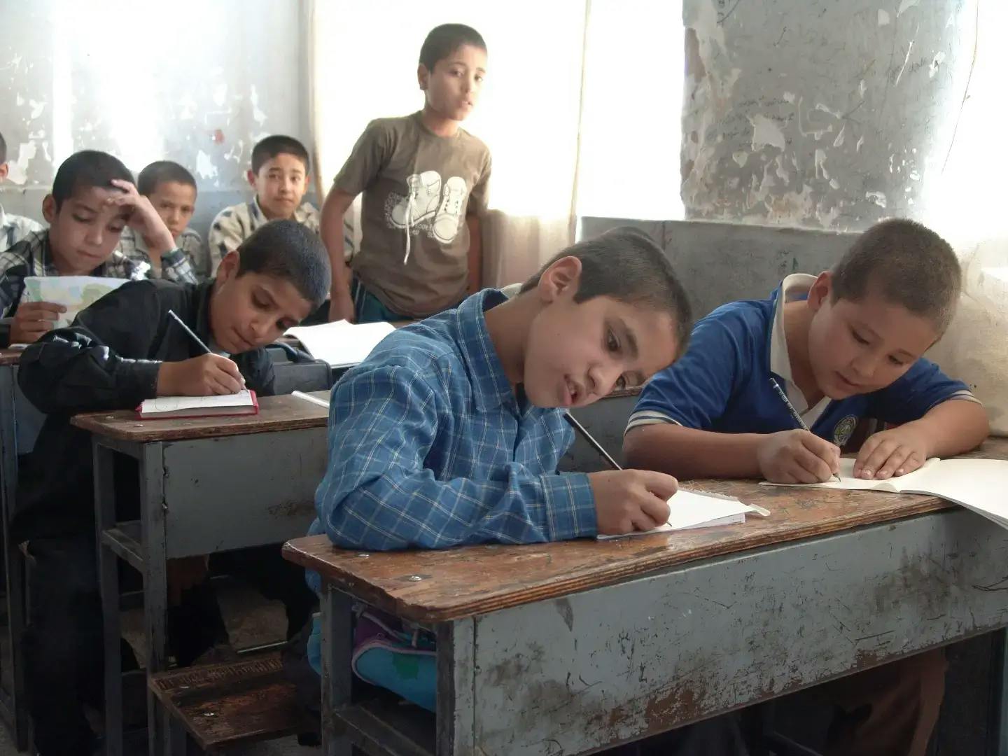 El gobierno impone un periodo de oración islámica en las escuelas iraníes